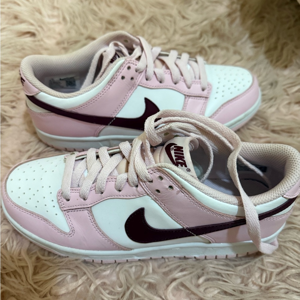 Nike Pink and White Low top sneaker dunks